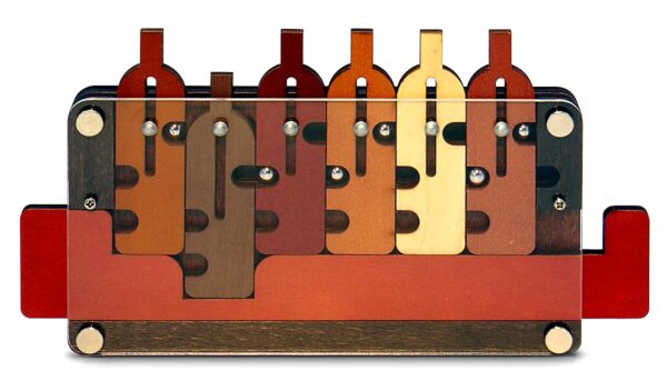 Þjónsins diskur - Vínið er borið fram